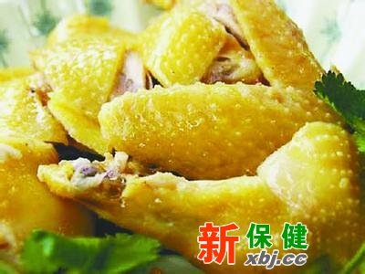 超市的速凍雞和市場上的現宰雞