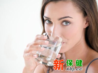 3個時段喝水最能防治心臟病