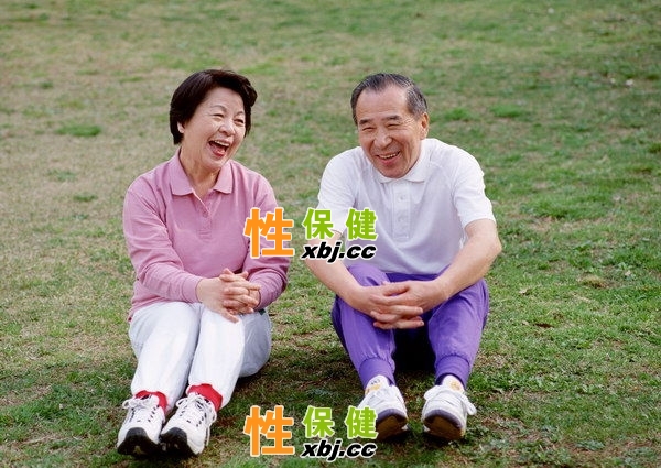 不易做跑步鍛煉的老人